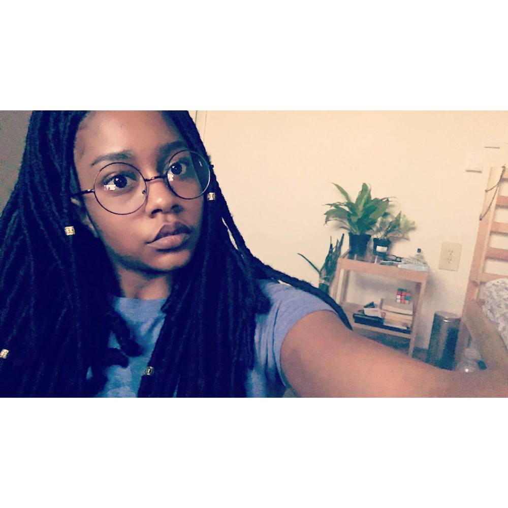 Meet your Posher, Alexus